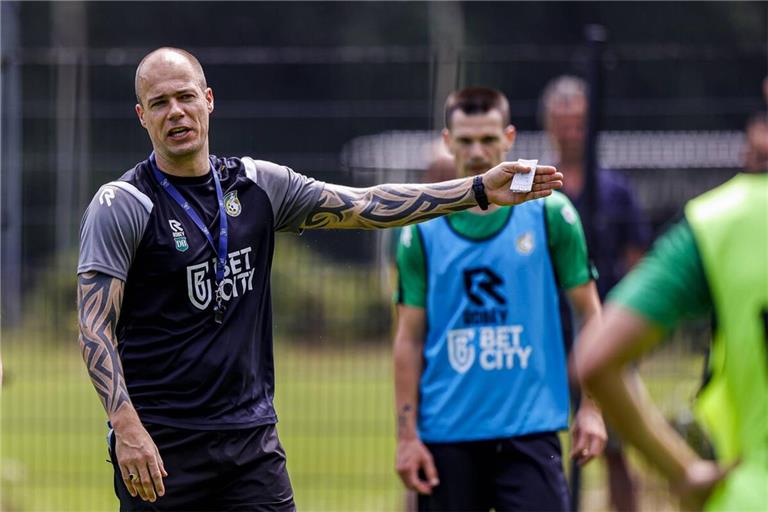 Fortuna Sittard und sein Trainer Danny Buijs sind am Samstag in Heilbronn der Testspielgegner des VfB Stuttgart.