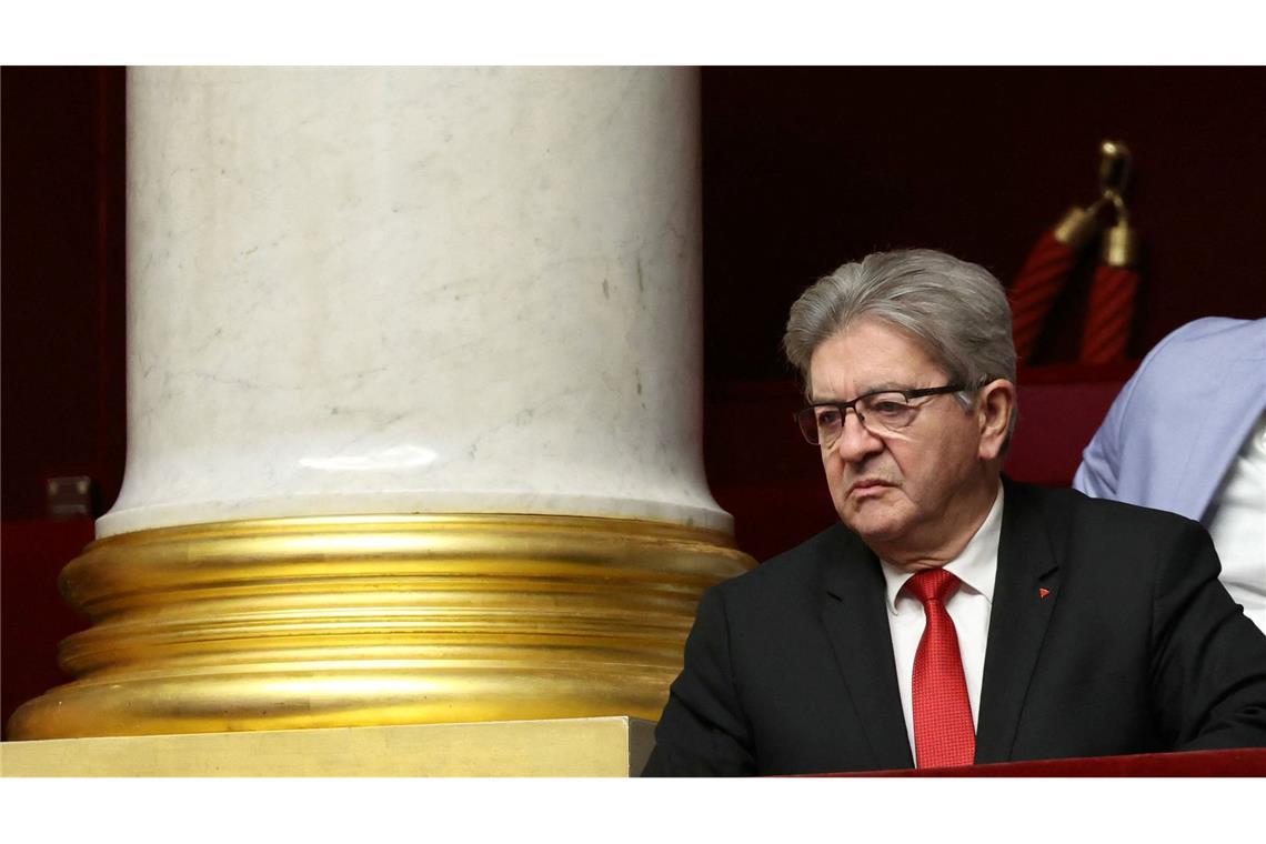 Frankreichs linke Führungsfigur Jean-Luc Mélenchon will Präsident Macron zu Fall bringen, um dann bei einer vorgezogenen Präsidentschaftswahl anzutreten.