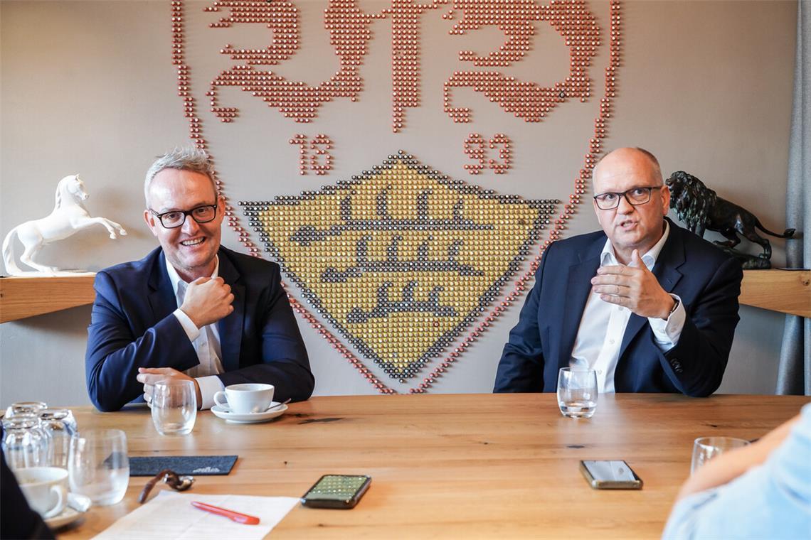 Freuen sich auf die künftige Partnerschaft: Rainer Neske, der CEO der LBBW (rechts), und Alexander Wehrle (Vorstandsvorsitzender VfB Stuttgart)