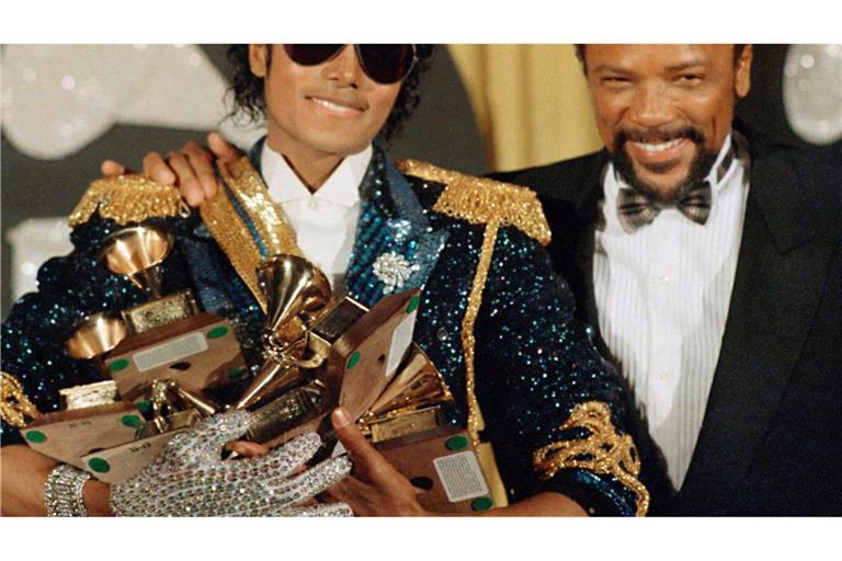 Für das Album "Thriller" wurden Michael Jackson und Quincy Jones mit mehreren Grammys ausgezeichnet.