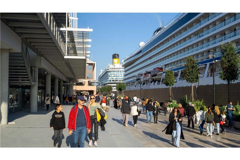 Galataport heißt der neue Hafen für Kreuzfahrtschiffe. Der modernistische Komplex liegt am europäischen Ufer des Bosporus.