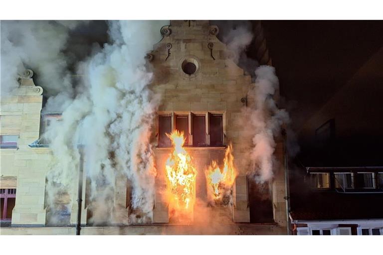 Gegen 1 Uhr nachts ist das Feuer in diesem Konstanzer Haus ausgebrochen.