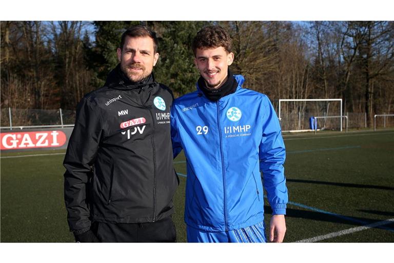 Gemeinsamer Trainingsauftakt: Trainer Marco Wildersinn mit Rückkehrer David Stojak