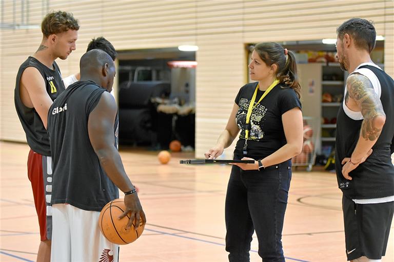 Gibt ihre Erfahrungen und ihr Basketballwissen nun an das Backnanger Männerteam weiter: Janina Kuczmann-Orth. Foto: Tobias Sellmaier