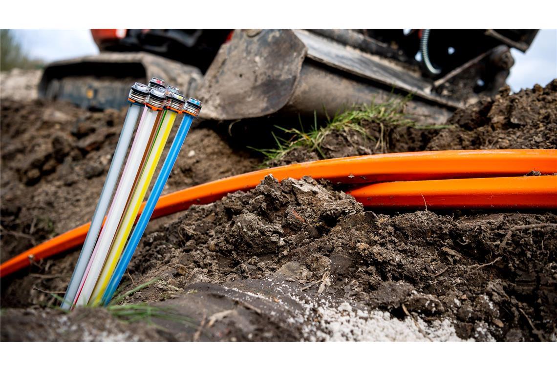 Glasfaser-Kabel bis ins Haus gelten als die beste Technologie für schnelle und stabile Datenverbindungen. (Archivbild)