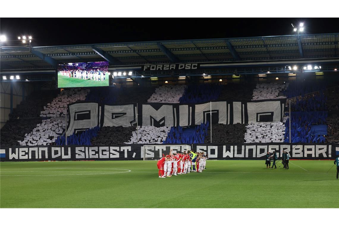 Große Euphorie: Die Bielefelder Fans können sich auf mindestens einen weiteren Pokalabend freuen.