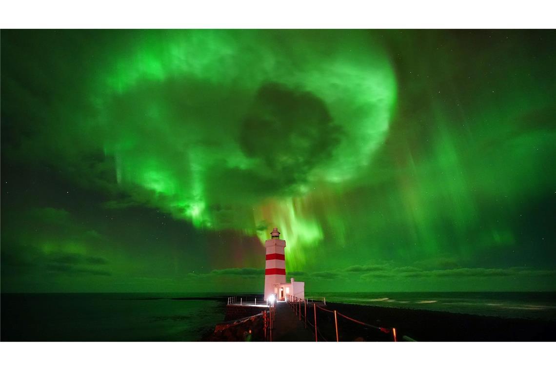 Grünes Leuchten - Nordlicht in Island