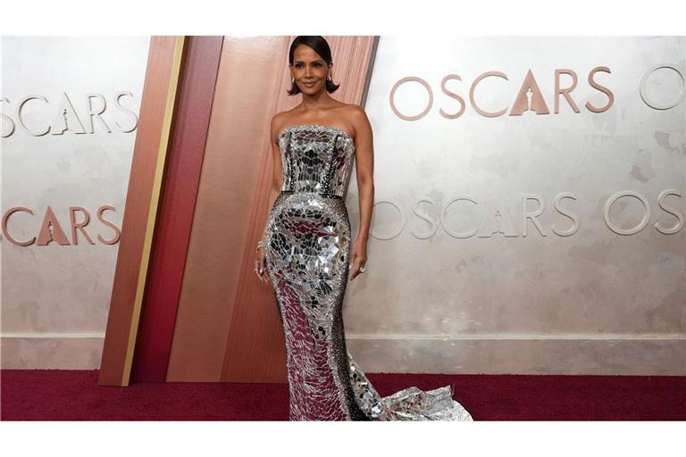 Halle Berry küsste Adrien Brody vor der Oscar-Verleihung auf den Mund.