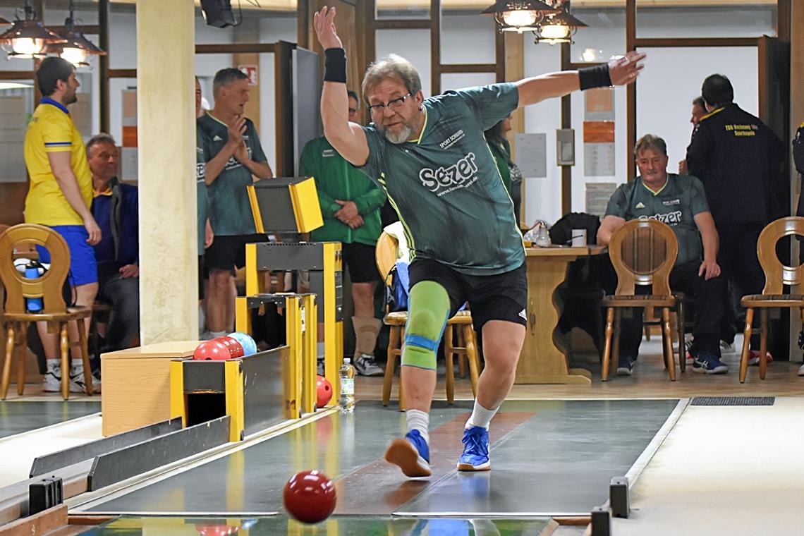 Harald Restifo gehört zu den erfahrenen Keglern beim KVS Waldrems. Foto: Tobias Sellmaier