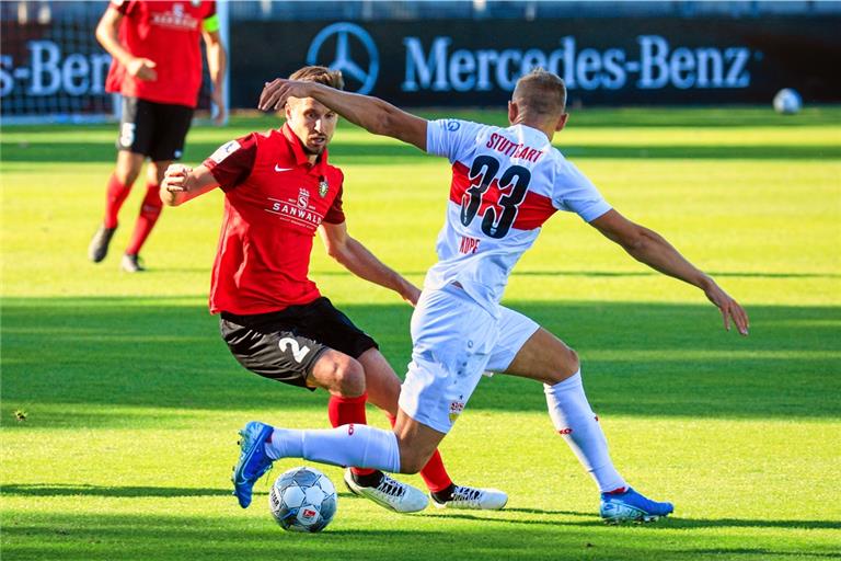 Hat den Fokus bereits komplett auf den Aspacher Vergleich gegen seinen Ex-Verein SSV Ulm gerichtet: Sandro Sirigu (links).Foto: A. Becher