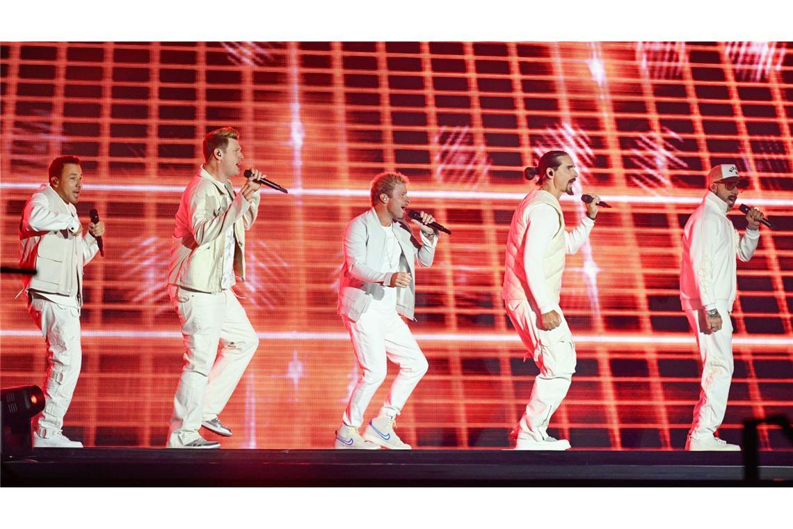 Headliner waren unter anderem die Backstreet Boys. Die Boyband spielte am Freitagabend vor gut 30 000 Zuschauern.