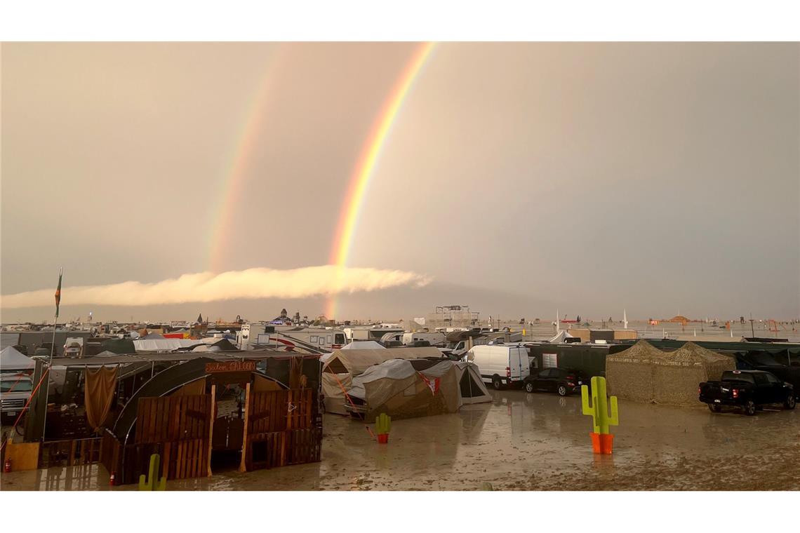 Heftiger Regen und Schlamm sorgte beim Burning Man 2023 für Chaos