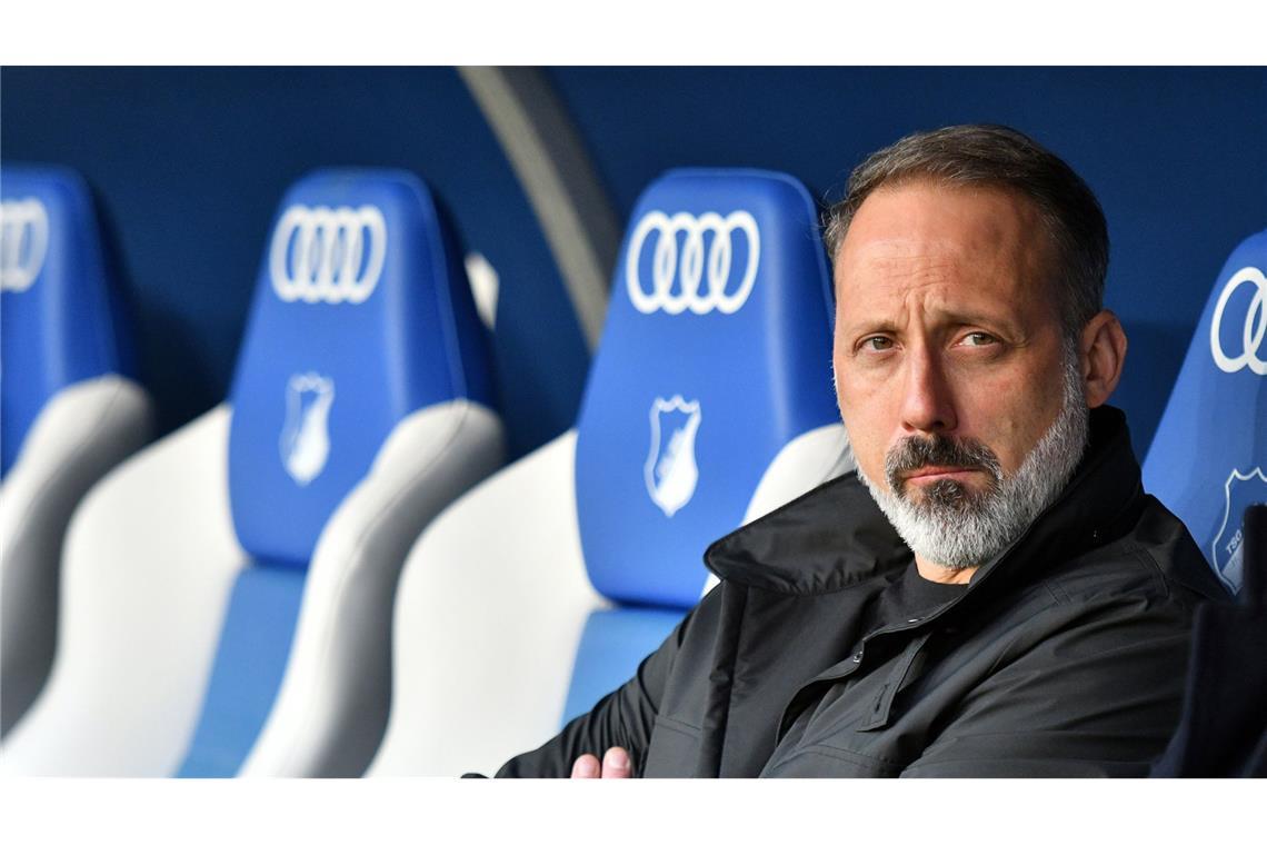 Hoffenheim-Coach Pellegrino Matarazzo zeigt sich über die Trainer-Diskussion verärgert. (Archivbild)