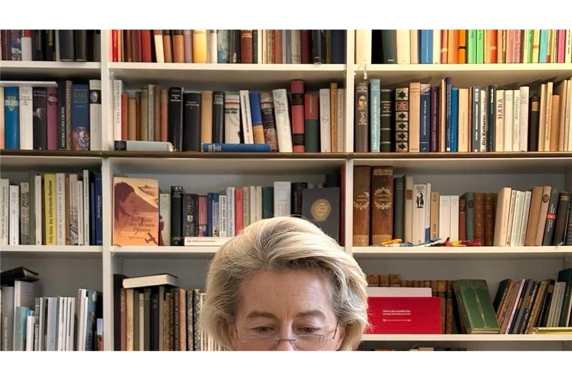 "Home sweet home…office!" - mit diesen Worten unterschrieb Ursula von der Leyen jetzt ein Foto, das sie auf Instagram postete.