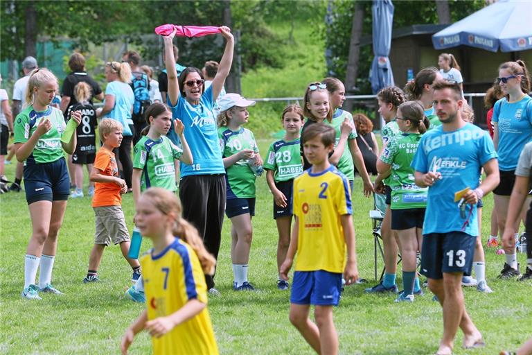 Hurra, die Sporttage sind wieder da. Groß und Klein freuen sich auf die dreitägige Veranstaltung im idyllischen Rohrbachtal. Morgen geht es mit dem Ortsturnier los. Foto: Alexander Hornauer