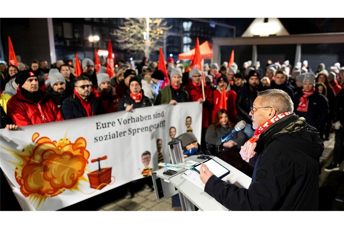 IG-Metall-Verhandlungsführer Thorsten Gröger sprach von "Warnstreiks, die das Unternehmen nicht übersehen kann".