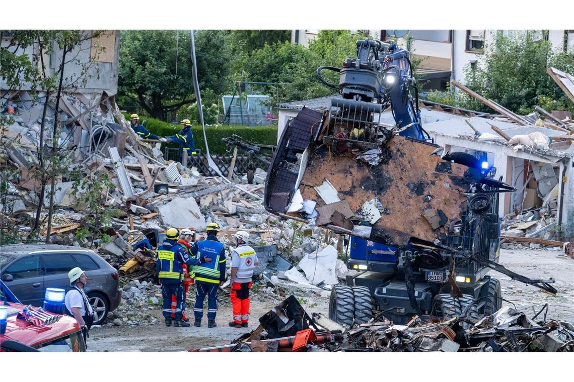 Im Einsatz ist auch schweres Gerät.