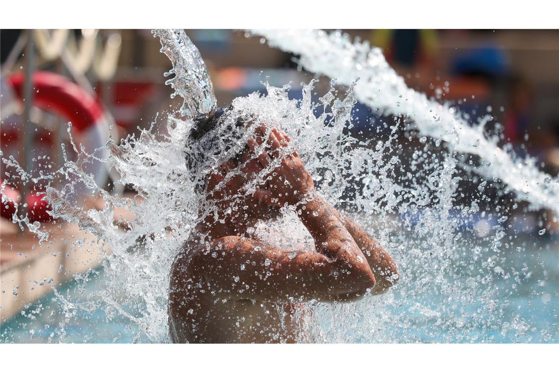 Im Freibad sollten Besucher besonders auf ihre Wertsachen aufpassen.