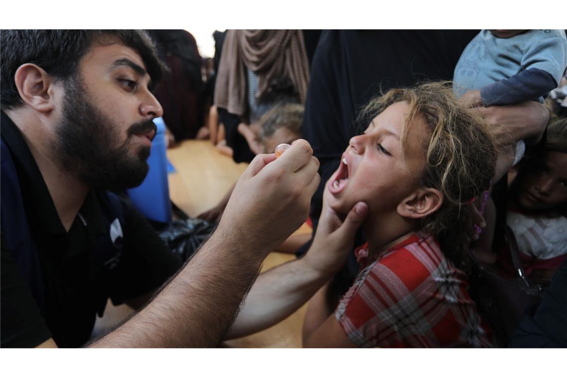 Im Gazastreifen ist die Massenimpfung gegen Kinderlähmung angelaufen.