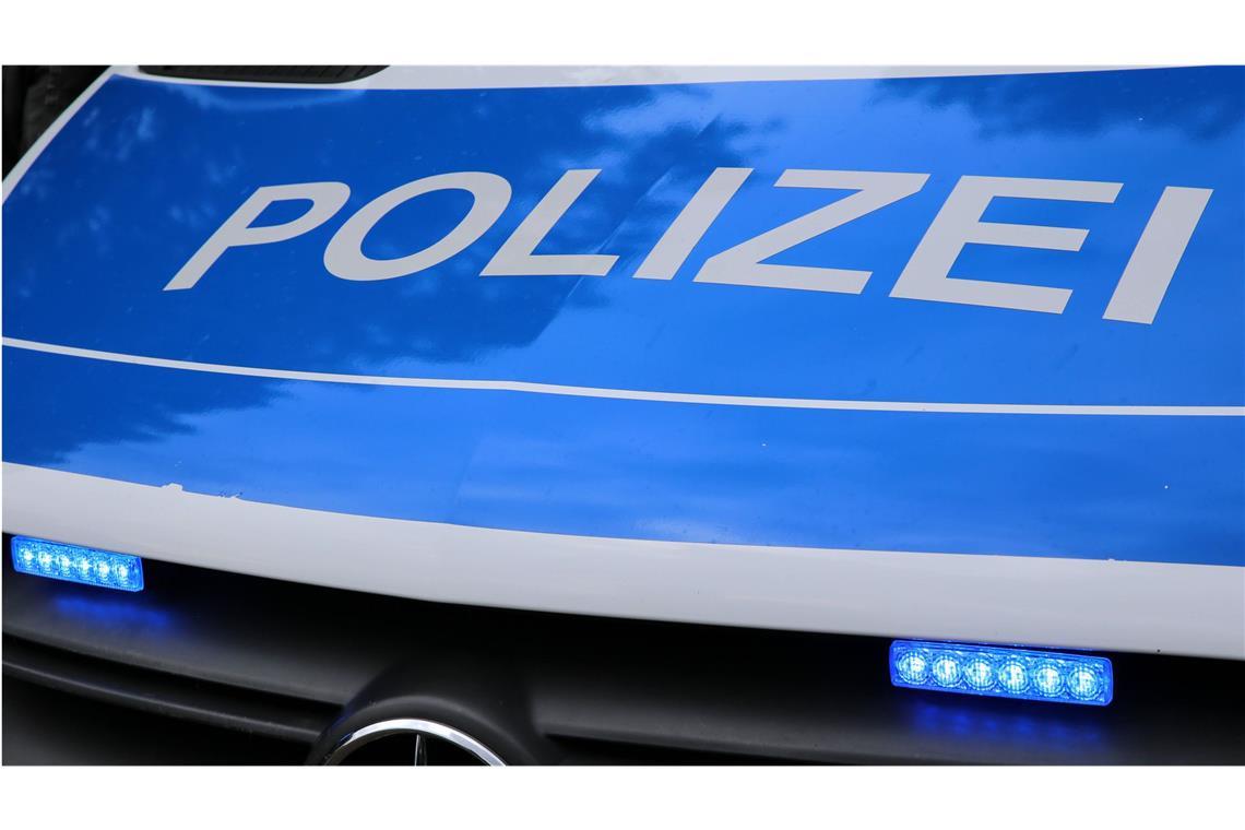 Im Landkreis Lörrach hat ein Paketzusteller die Ware eines anderen Paketzustellers gestohlen. Die Polizei konnte den Tatverdächtigen schnappen (Symbolfoto).