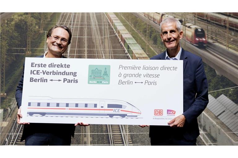 Im September stellte Bahn-Fernverkehrsvorstand Michael Peterson (links) die neue Hauptstadtverbindung vor. (Archivfoto)