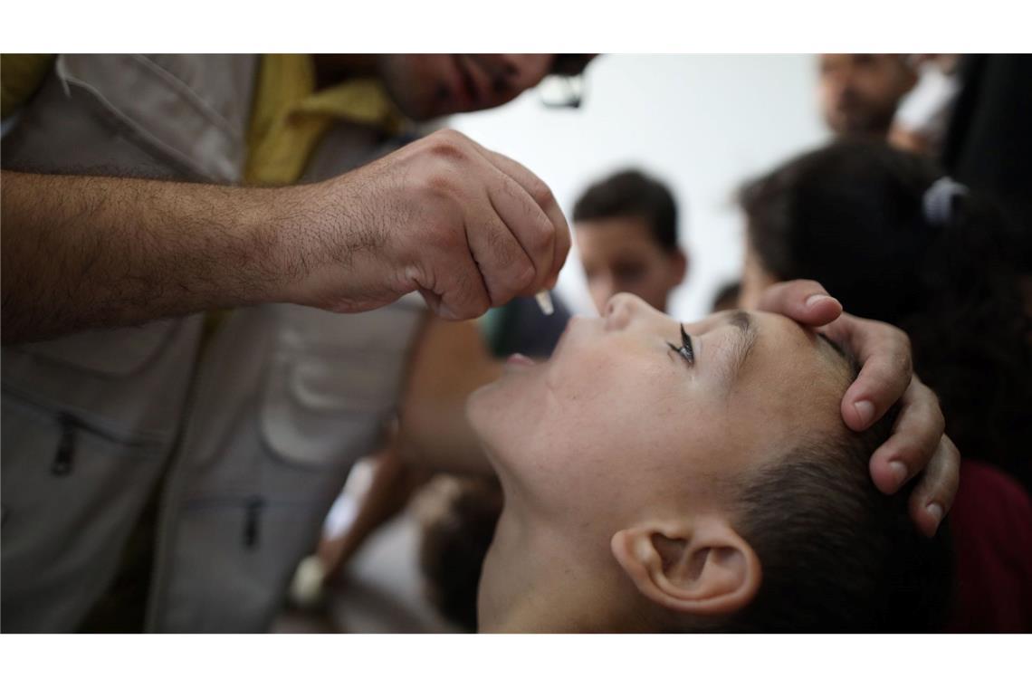 Im umkämpften Gazastreifen hat die zweite Runde der Polio-Impfungen begonnen.