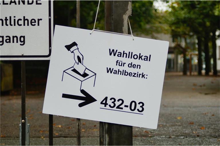 Im Wahllokal dürfen die Unterlagen nicht abgegeben werden.