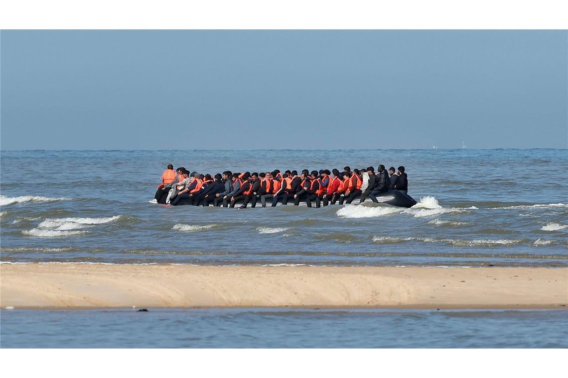 Immer wieder versuchen Migranten über den Ärmelkanal von Frankreich nach Großbritannien zu gelangen.