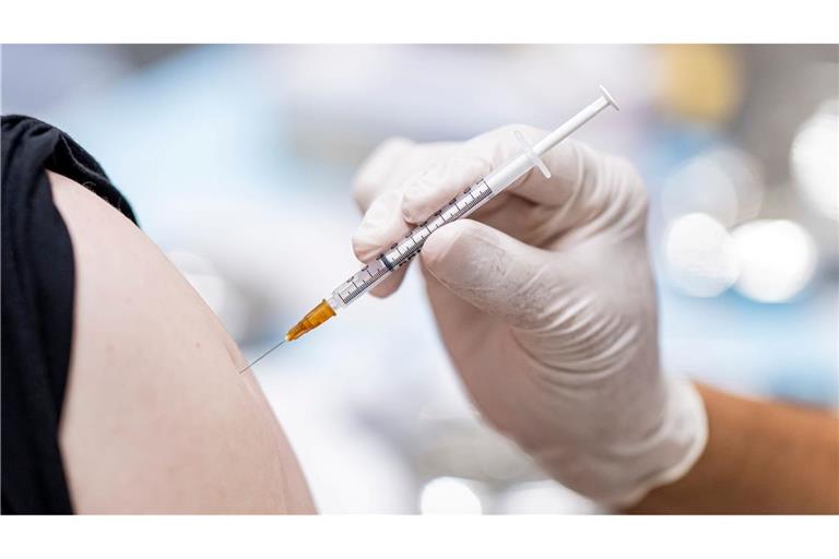 Grippe und Covid erhöhen Herzinfarkt- und Schlaganfallrisiko Impfungen können gleich mehrere Risiken vermindern. (Illustration)