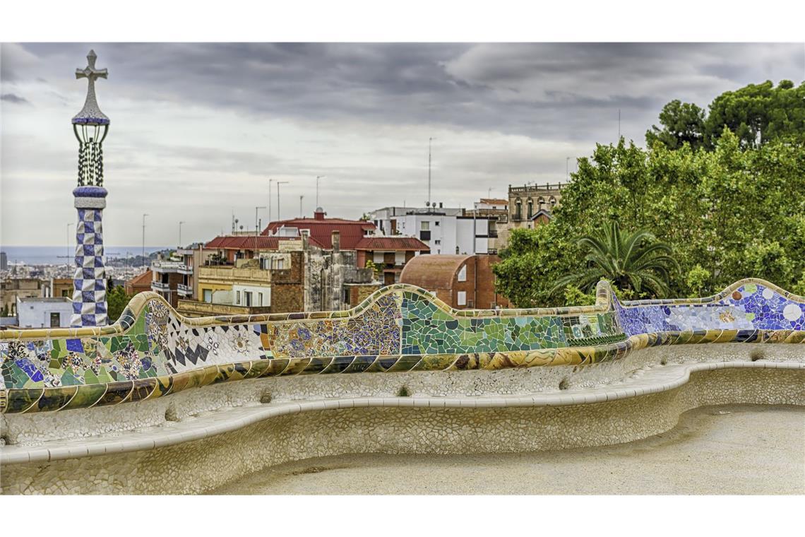 In den Achtzigern fand im Park Güell in Barcelona ein Werbeshooting  mit dem geschwungenen Modell 4500 von Rolf Benz statt – passend zu den geschwungenen Formen des Künstlers Gaudì. (Archivbild)