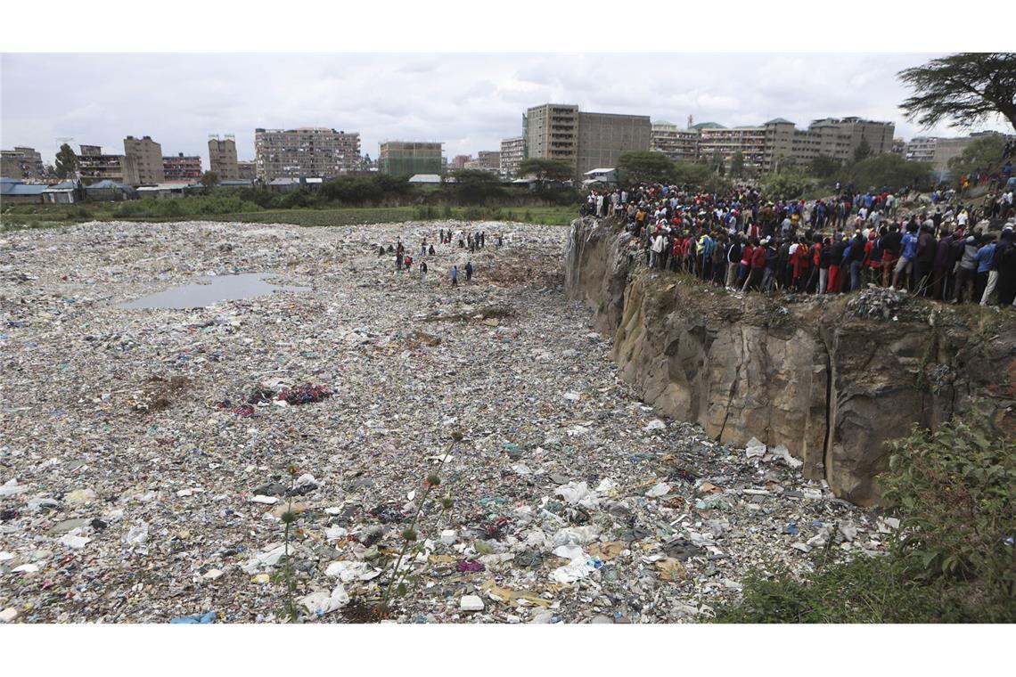 In Kenia kommt es immer wieder zu Femiziden. 2024 waren auf einer Müllkippe in Nairobi Leichenteile von Frauen gefunden.