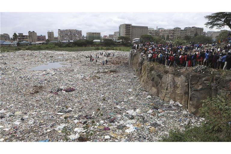 In Kenia kommt es immer wieder zu Femiziden. 2024 waren auf einer Müllkippe in Nairobi Leichenteile von Frauen gefunden.