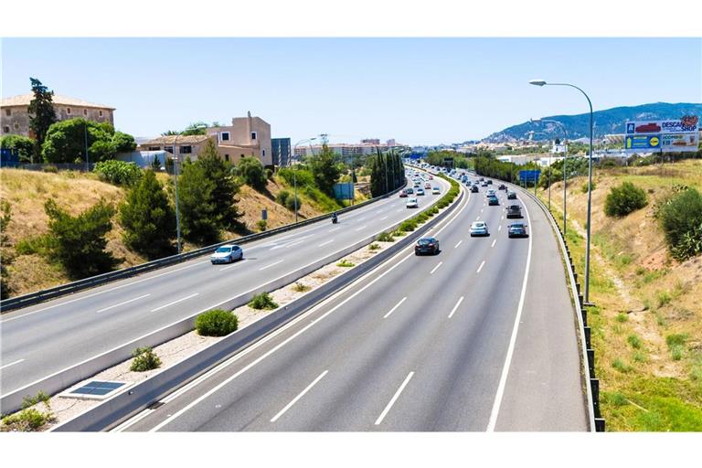 In Mallorca darf man auf der Autobahn bis zu 120 Kilometer pro Stunde fahren. (Symbolbild)