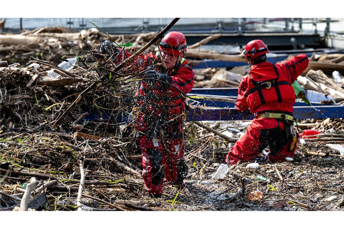 In Tschechien haben die Aufräumarbeiten nach dem Hochwasser begonnen.