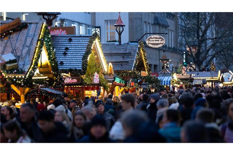 In vielen deutschen Innenstädten war am vergangenen Freitag viel los - wegen der Weihnachtsmärkte und dem Aktionstag Black Friday.