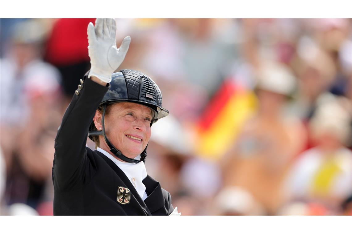 Isabell Werth gewinnt mit dem deutschen Team Gold in der Dressur.