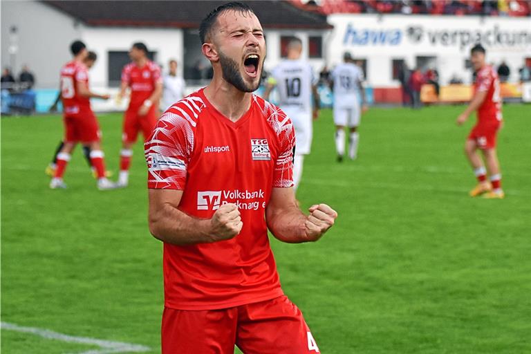 Jaaaa – geschafft. TSG-Verteidiger Maximilian Kuchler schrie seine Freude übers Husarenstück im WFV-Pokal laut heraus. Foto: Tobias Sellmaier