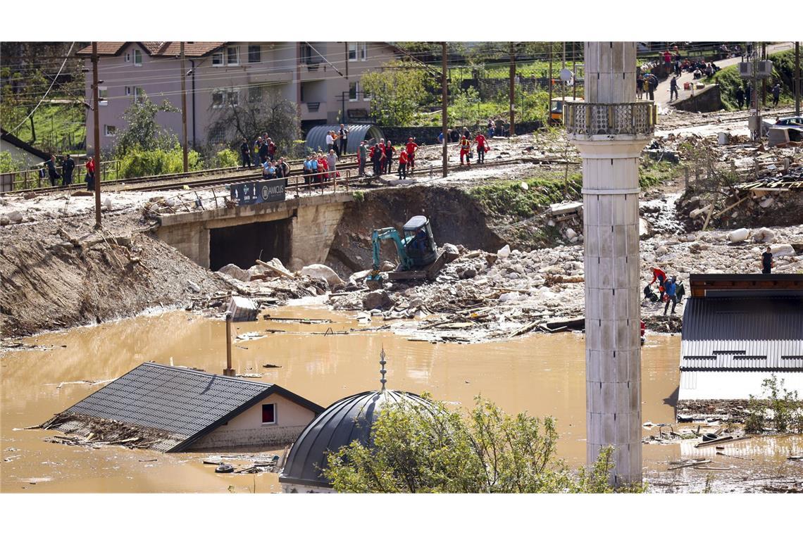 Jablanica: Blick auf eine überflutete Moschee.