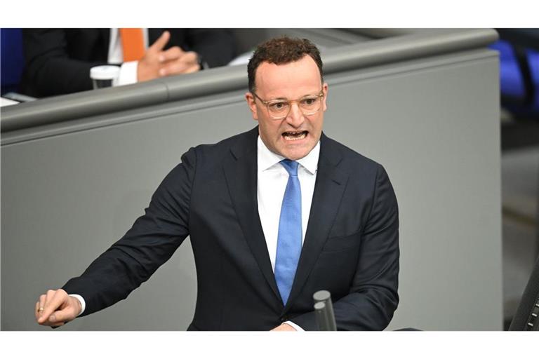 Jens Spahn gab bei den Haushaltsberatungen im Bundestag der Ampel-Regierung die Schuld an der schwächelnden deutschen Wirtschaft.