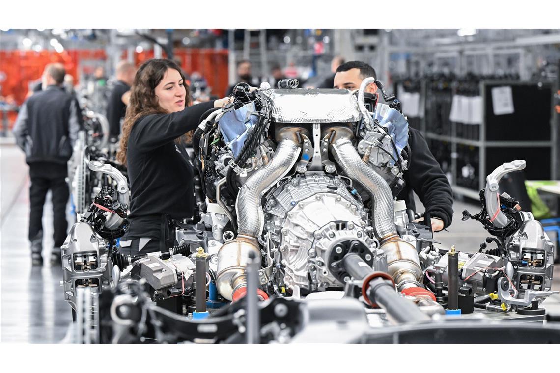 Jetzt bei unserer großen Befragung zur Arbeit in der Autoindustrie mitmachen und die Chance auf einen Einkaufsgutschein sichern.