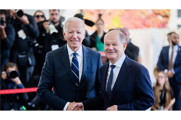 Joe Biden (links) und Olaf Scholz vor dem Kanzleramt.