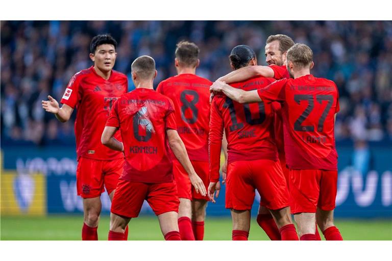 Jubel nach der Tristesse: Die Bayern spielten sich in Bochum den Frust von der Seele.