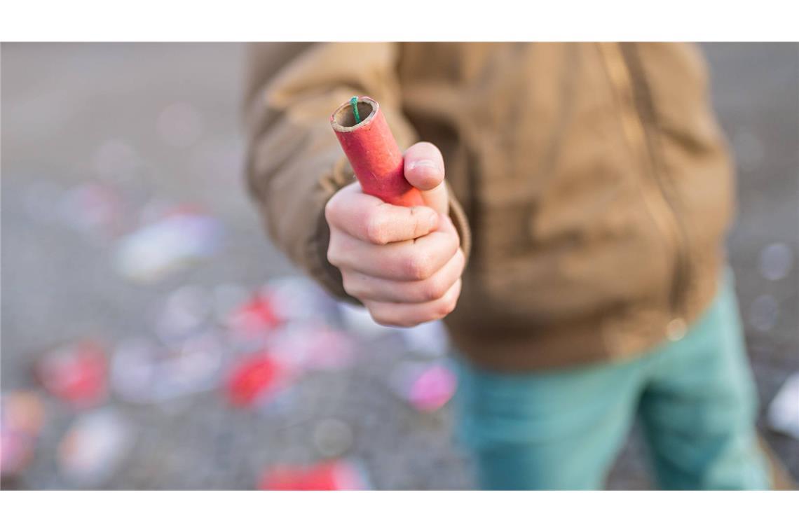 Kinder haben in Reutlingen einen Böller in einen Linienbus geworfen (Symbolbild).