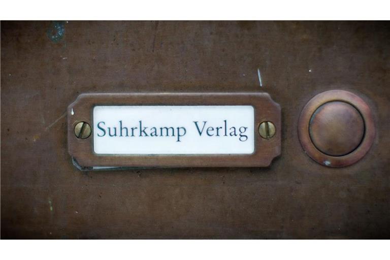 Klingelschild mit Verlagsname