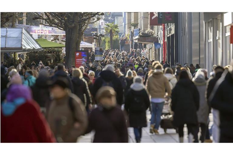 Königstraße in Stuttgart: Auch hier hoffen die Händlerinnen und Händler auf ein gutes Weihnachtsgeschäft.