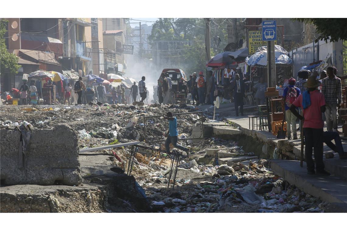 Kriminelle Banden kontrollieren inzwischen 80 Prozent der Haupstadt Port-au-Prince. (Archivbild)