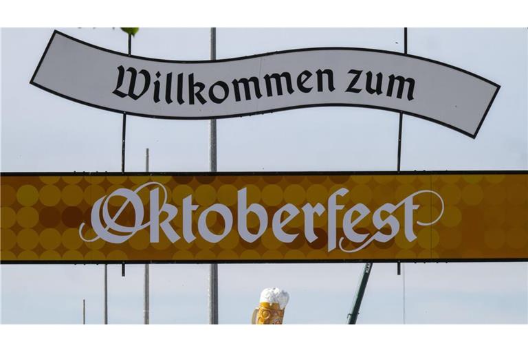 Kurz vor Beginn des Oktoberfests starb ein 20-Jähriger beim Aufbau einer Achterbahn.