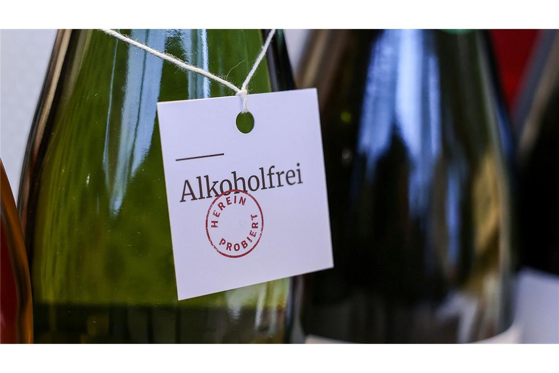 Längst gibt es auch alkoholfreien Wein. (Archivbild)