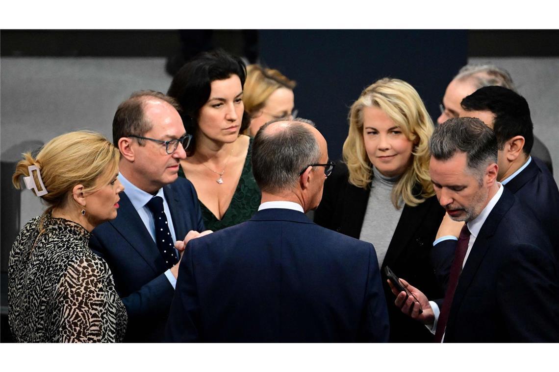 Lange Sitzungspause im Bundestag am Freitagmittag.