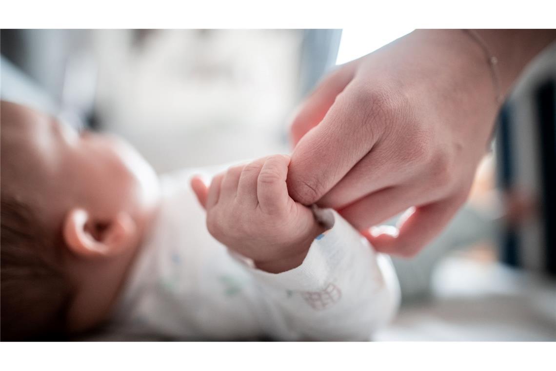 Laut der Einschätzung des Namensforschers geben Eltern ihren Kindern auch gerne etablierte Namen, die daher unauffällig seien. (Archivbild)